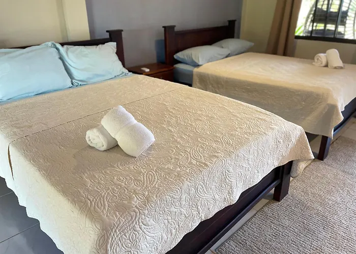 Loma Vista Hotel *
